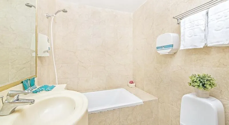 Hotel 81 Chinatown Singapura